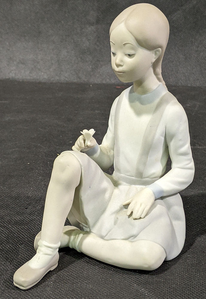 Lladro Girl Figurine - Girl with Flower