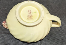 Load image into Gallery viewer, Royal Doulton - Pomeroy - Round Gravy Server
