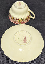 Load image into Gallery viewer, 5 Pc. place Settings - Royal Doulton - Pomeroy
