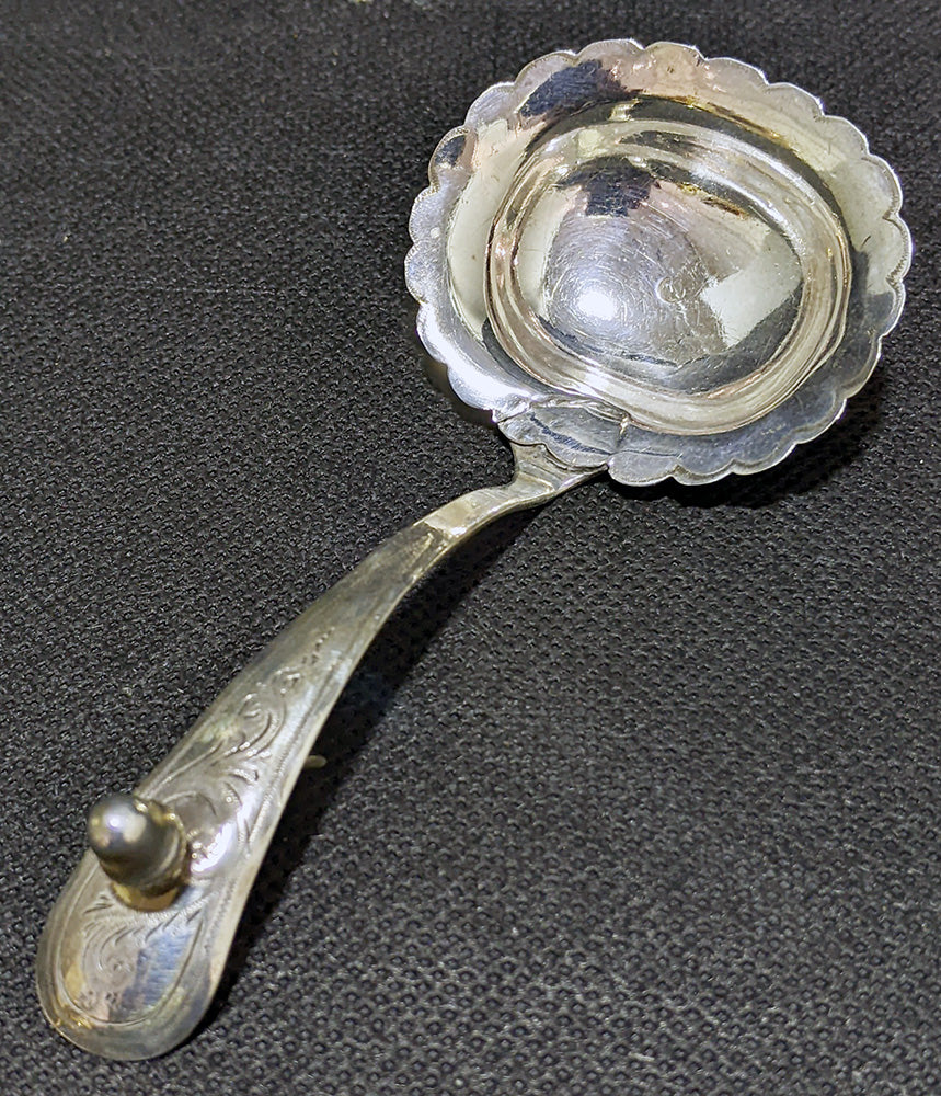 Vintage Sterling Silver Spoon - Acorn Finial - Back Hook - Scalloped Oval Bowl