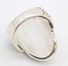 Load image into Gallery viewer, Silver Tone Skull Ring
