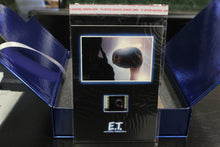 Load image into Gallery viewer, E.T. The Extra Terrestrial Ultimate Gift Set
